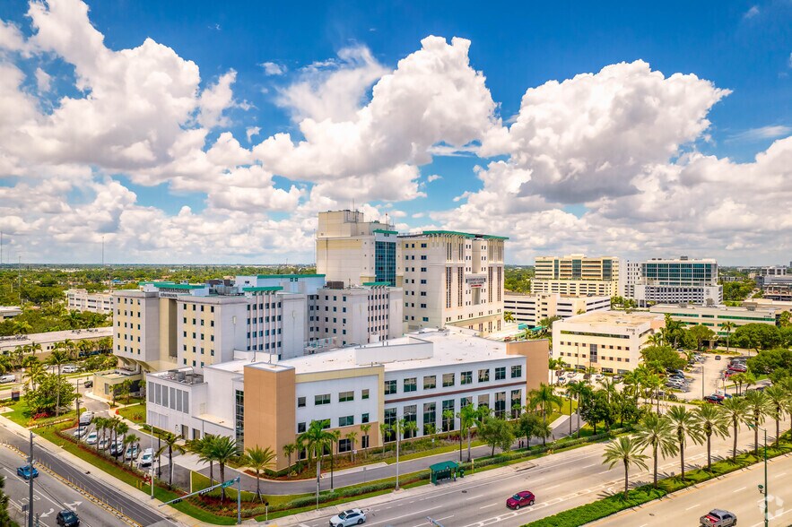 More Photos Of 21097 NE 27th Ct, Aventura Hospital For Lease