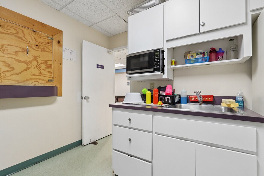 More Photos Of 772 Foxridge Center Dr, Orange Park Office For Sale