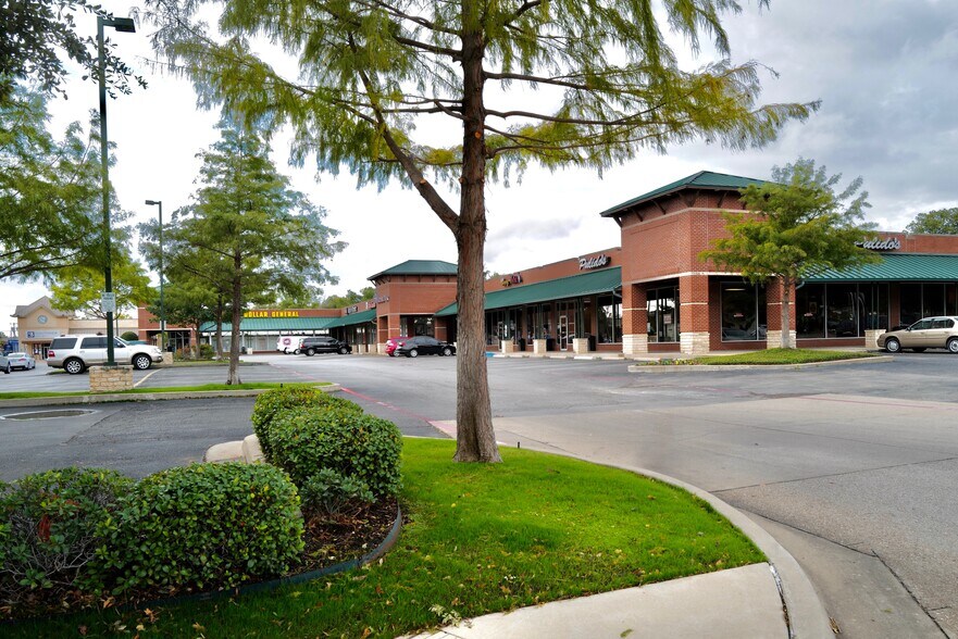 More Photos Of 300-318 S Main St, Weatherford Unknown For Lease