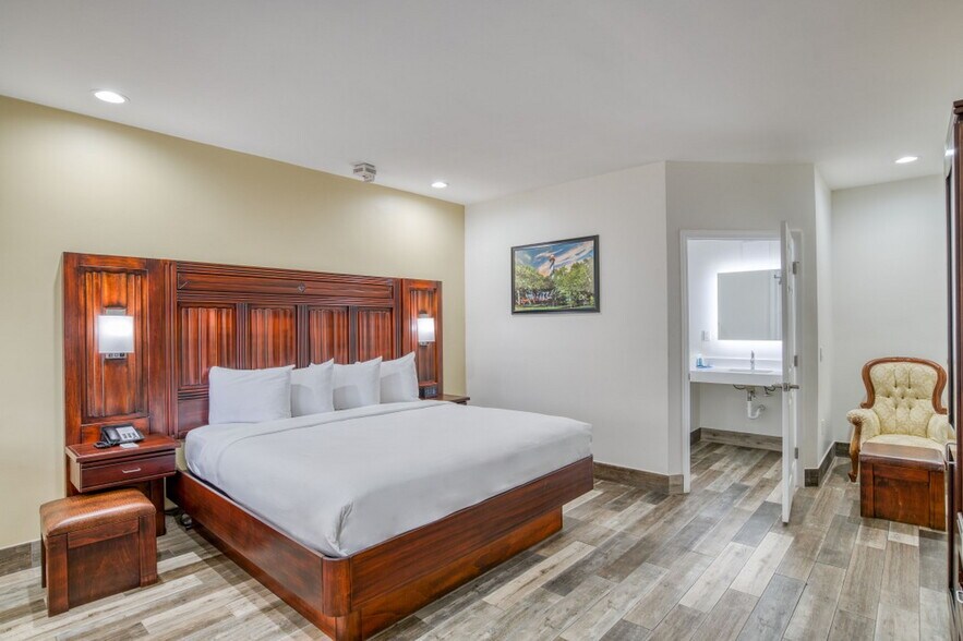 More Photos Of 137 San Marco Ave, Saint Augustine Hotel For Sale