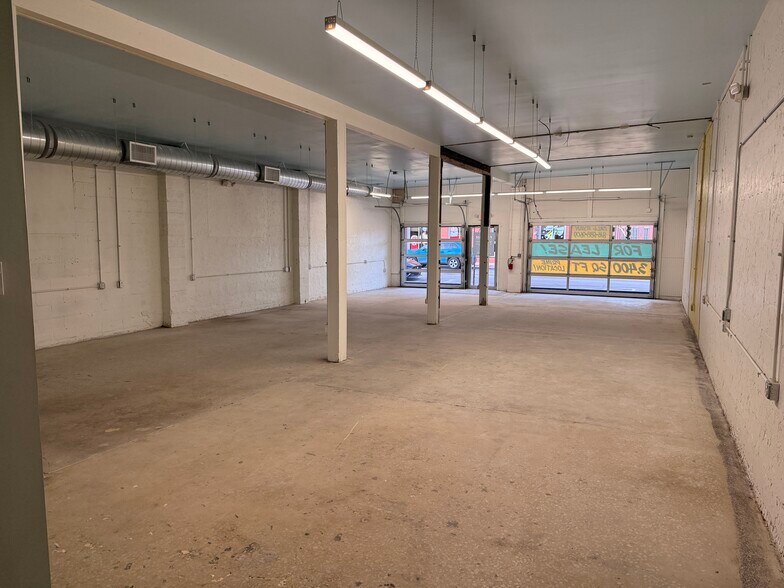 More Photos Of 127 SE 3rd St, Lees Summit Freestanding For Lease