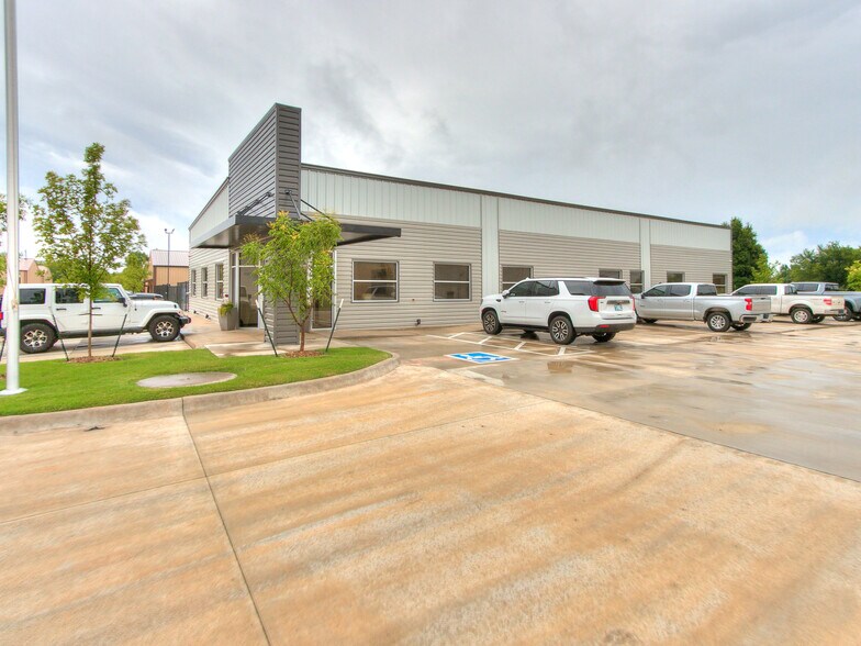 More Photos Of 8890 S Sunnylane Rd, Oklahoma City Flex For Sale