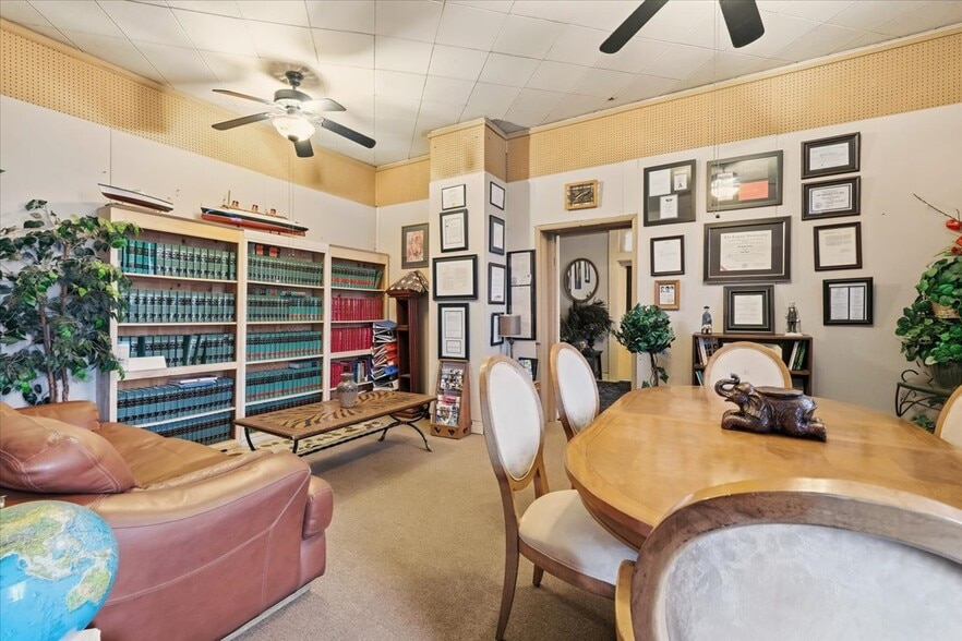 More Photos Of 409 W Gambier St, Mount Vernon Light Manufacturing For Sale