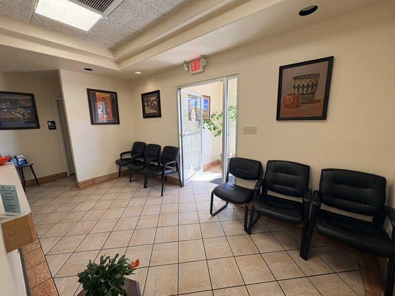 More Photos Of 511 E Nizhoni Blvd, Gallup Office For Sale