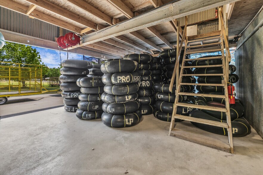More Photos Of 2001 Ponderosa Dr, New Braunfels Specialty For Sale