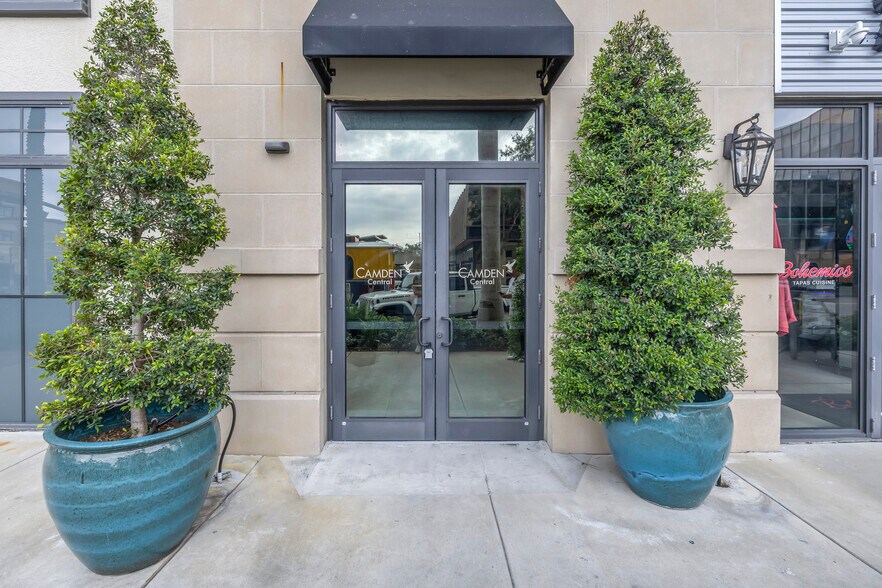 More Photos Of 895 Central Ave, Saint Petersburg Office For Lease