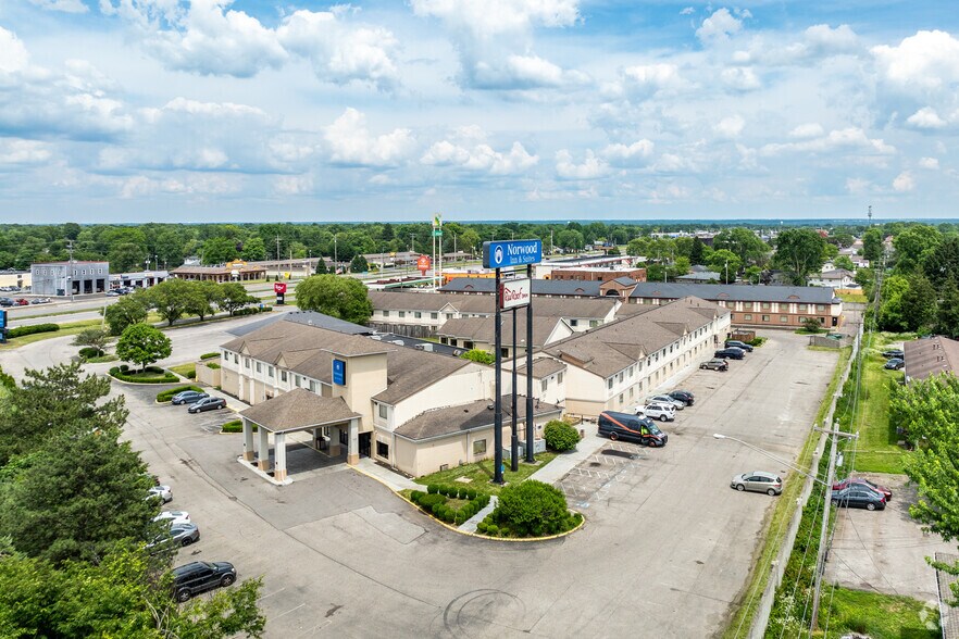 More Photos Of 1213 E Dublin Granville Rd, Columbus Hotel For Sale