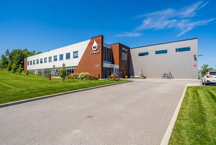 More Photos Of 4615 Boul De Portland, Sherbrooke Industrial For Lease