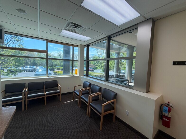 More Photos Of 31 Main Rd, Riverhead Medical For Sale