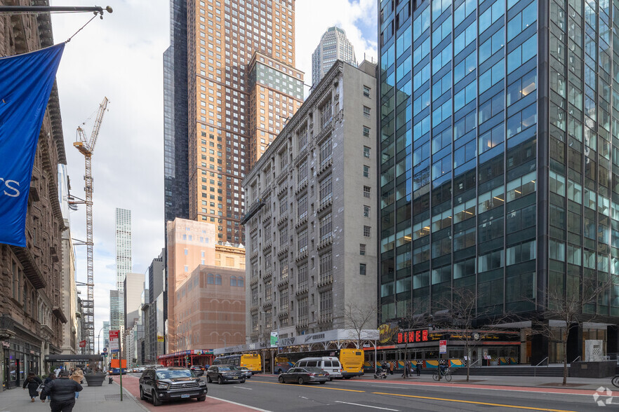 Primary Photo Of 200 W 57th St, New York Office For Lease