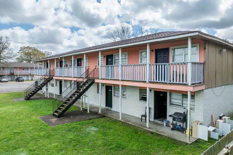 More Photos Of 905 Campus St, Beaumont Multifamily For Sale