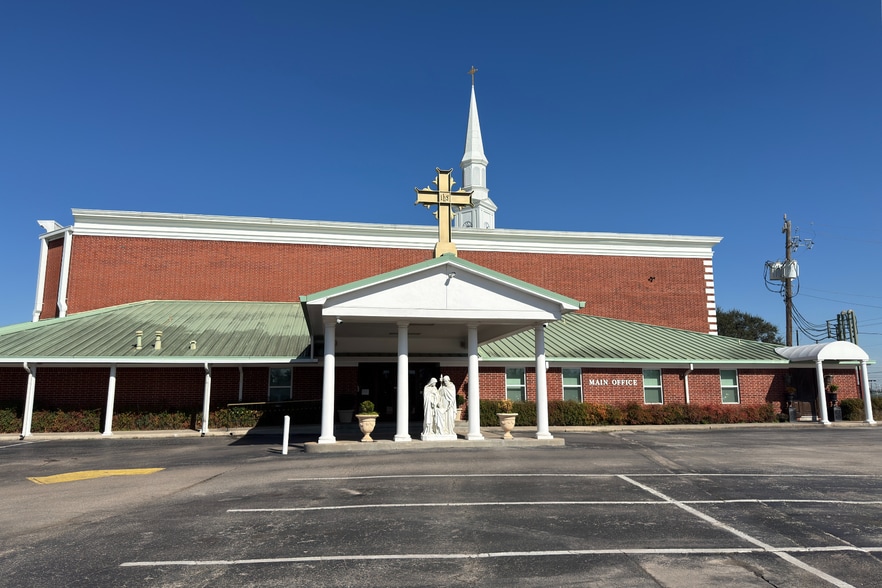 More Photos Of 9101 Airline Dr, Houston Religious Facility For Sale
