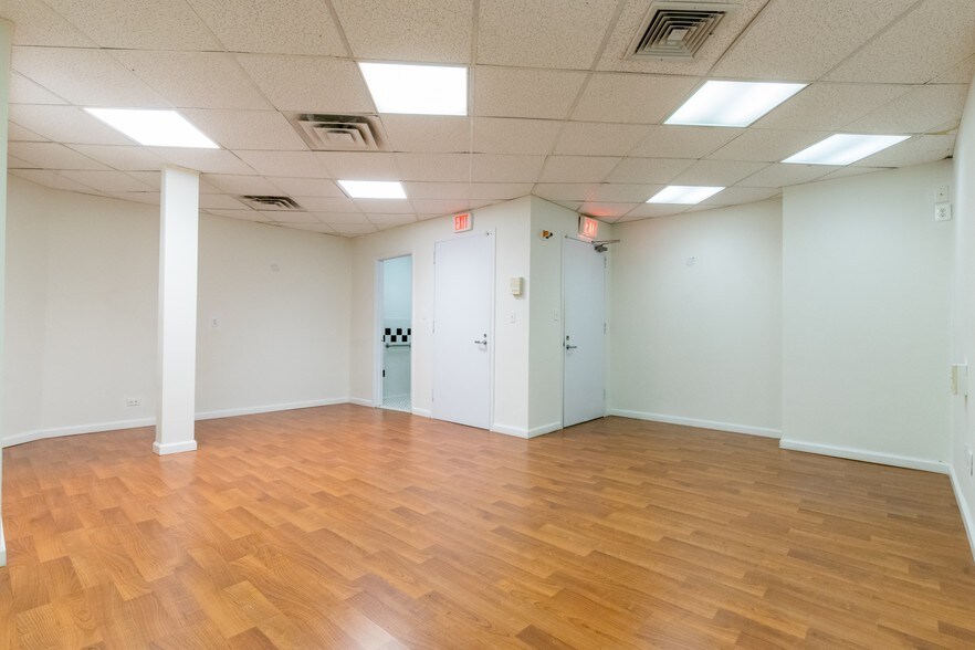 More Photos Of 2735 Henry Hudson Pkwy, Bronx Medical For Lease