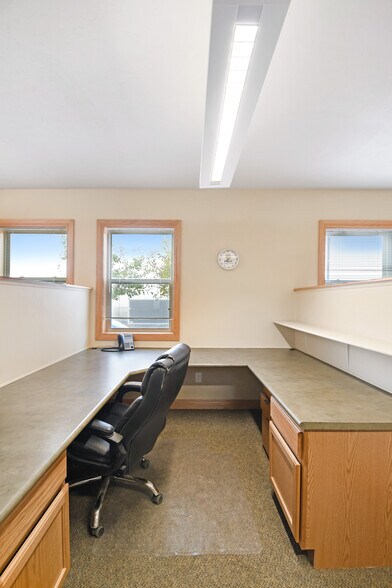 More Photos Of 299 Prairie Dr, Stanley Office For Sale