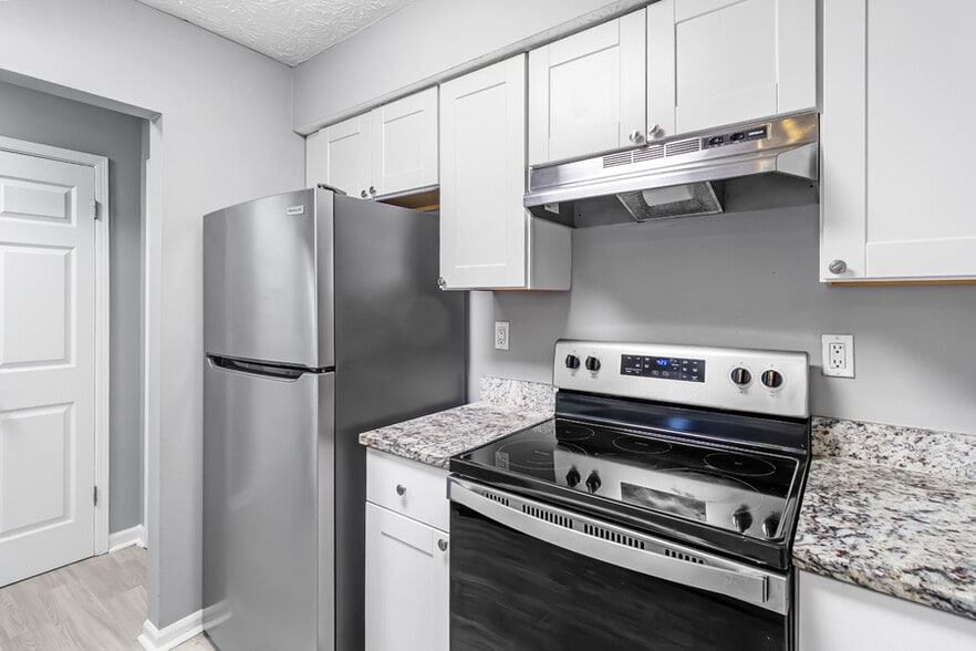 More Photos Of 563 Briar Hill Ct, Riverdale Apartments For Sale