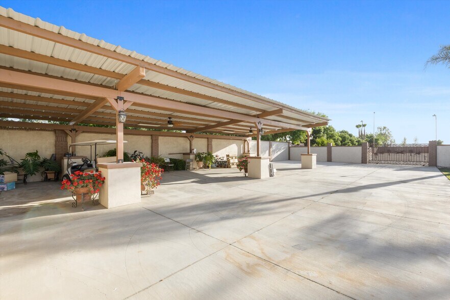 More Photos Of 11475 Garzoli Ave, Delano Horse Stables For Sale