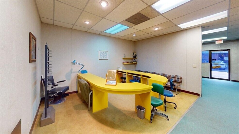 More Photos Of 2815-2819 5th Ave, Huntington Medical For Sale