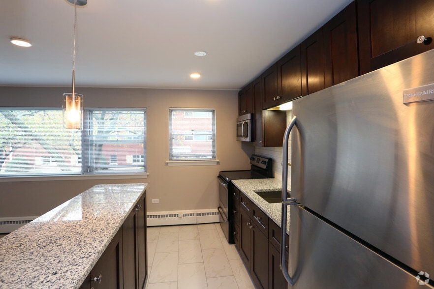 More Photos Of 501-551 W Euclid Ave, Arlington Heights Apartments For Sale