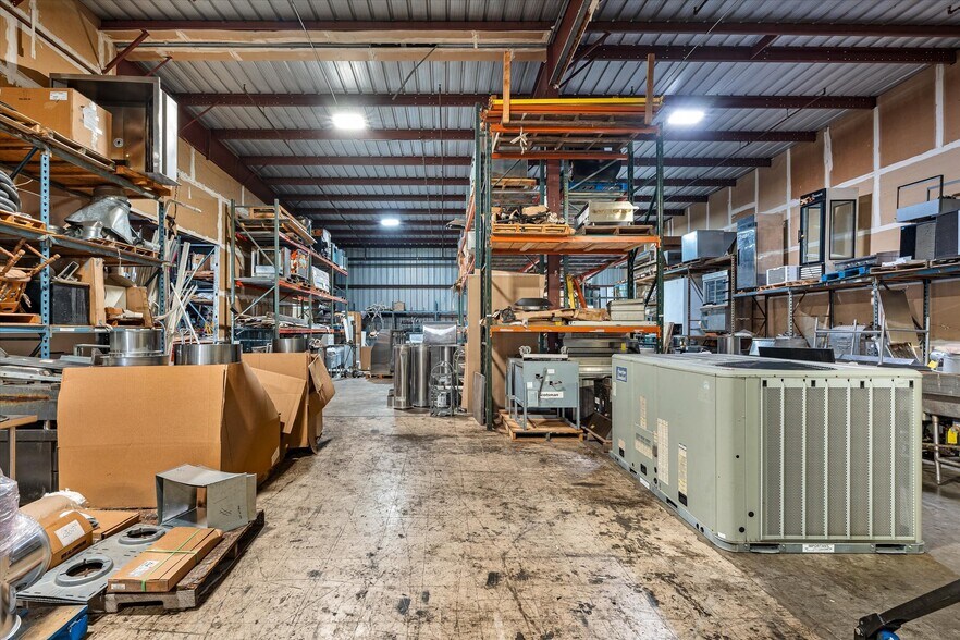 More Photos Of 5904 Financial Plz, Shreveport Industrial For Lease