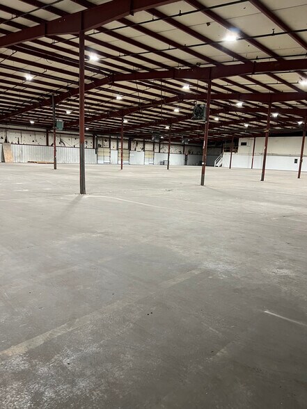 More Photos Of 6200 Melrose Ln, Oklahoma City Warehouse For Lease