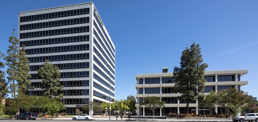 More Photos Of 21021 Ventura Blvd, Woodland Hills Unknown For Lease