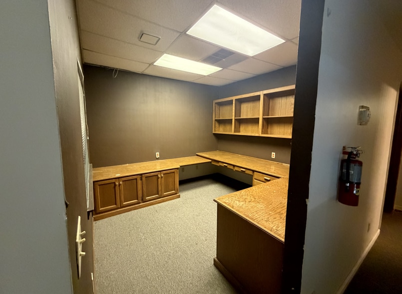 More Photos Of 7811 Kelley Dr, Stockton Office For Sale