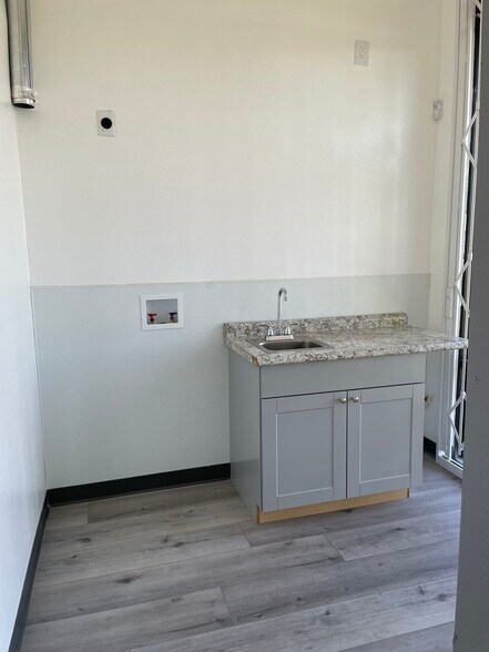 More Photos Of 17218-17238 Foothill Blvd, Fontana Unknown For Lease