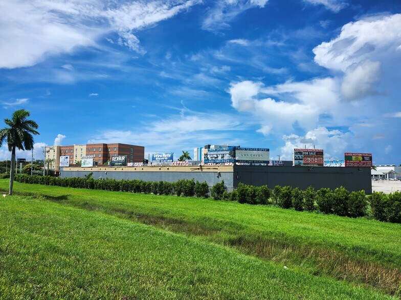 Primary Photo Of 10 NE 3rd St, Homestead Warehouse For Lease