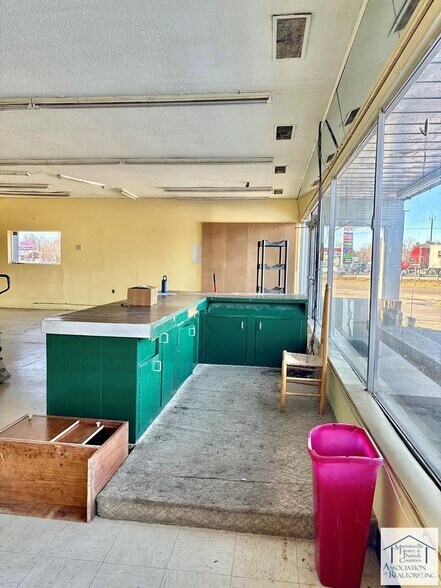 More Photos Of 6697 Greensboro Rd, Ridgeway General Retail For Sale