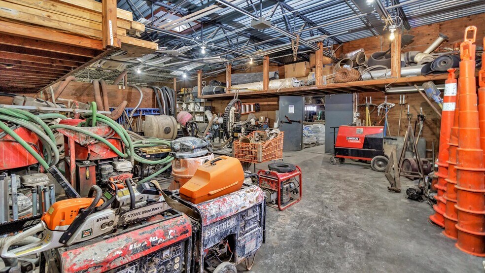 More Photos Of 32 Chichester Ave, Center Moriches Industrial For Sale