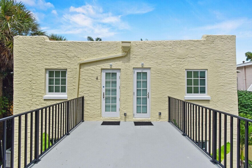 More Photos Of 212 Oleander Ave, Palm Beach Apartments For Sale