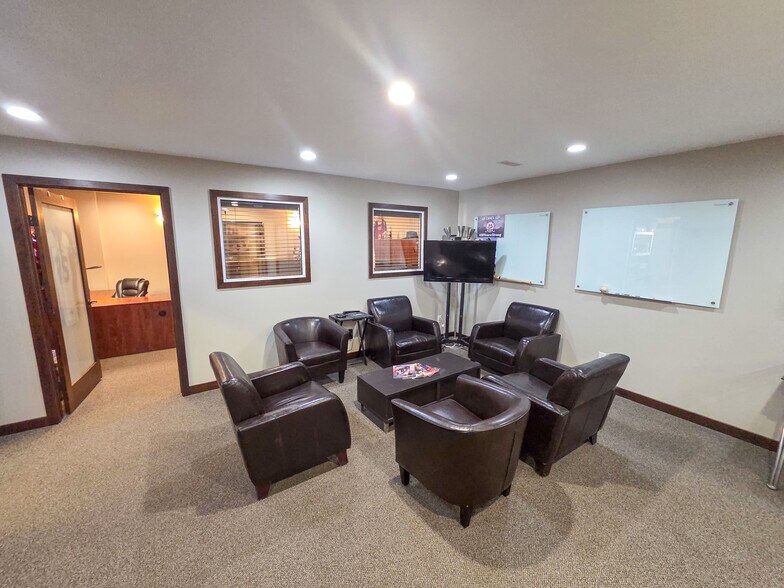 More Photos Of 4002 9 Av N, Lethbridge Warehouse For Sale