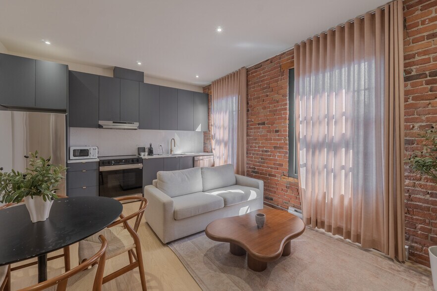 More Photos Of 754-762 Rue Saint-Paul O, Montréal Apartments For Sale
