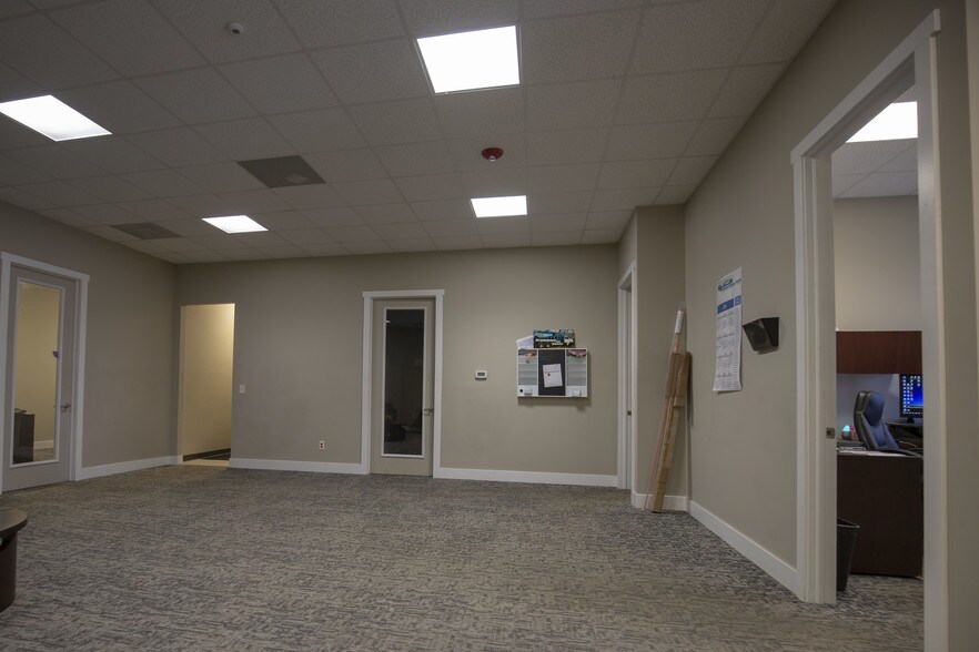 More Photos Of 5641 N Washington St, Denver Manufacturing For Lease