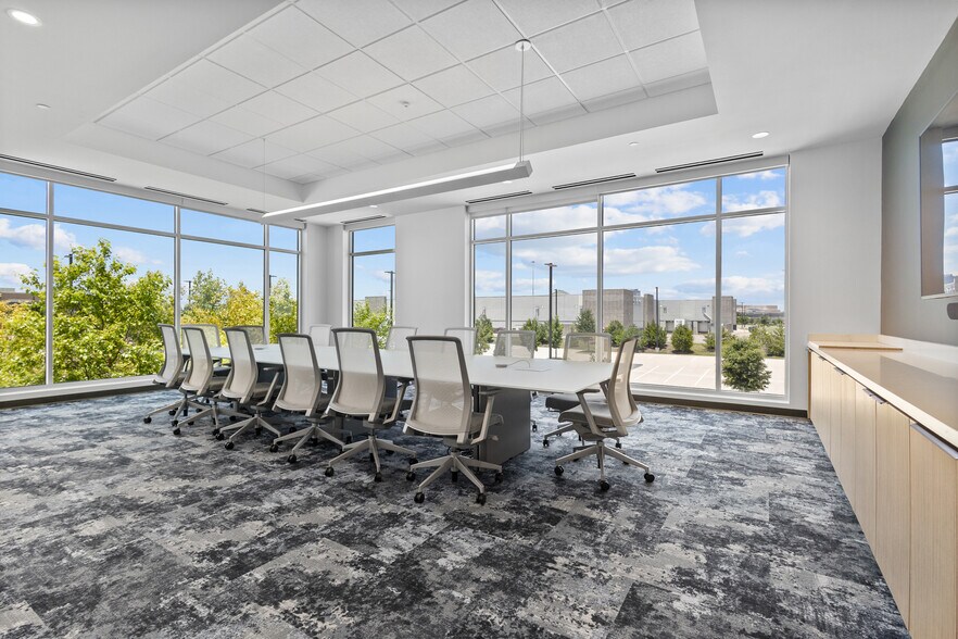 More Photos Of 8261 Belleview Dr, Plano Loft Creative Space For Lease