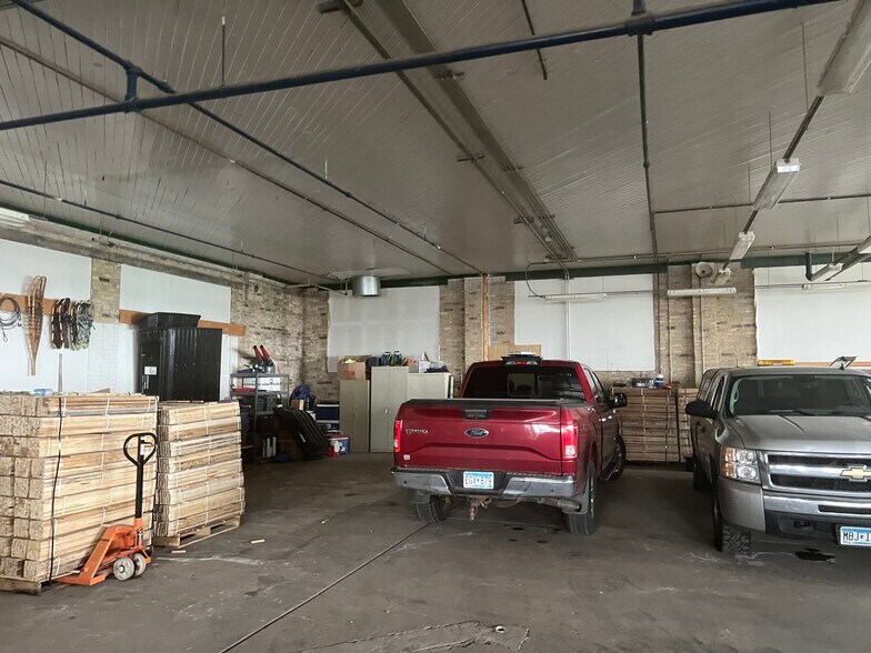More Photos Of 350 Garfield Ave, Duluth Warehouse For Lease