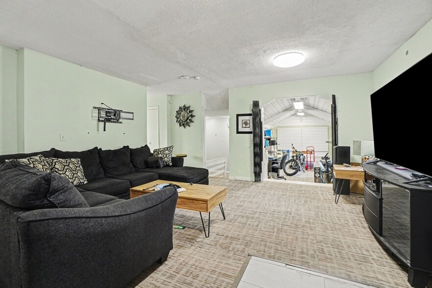 More Photos Of 4431 N 60th Ave, Omaha Office Residential For Sale