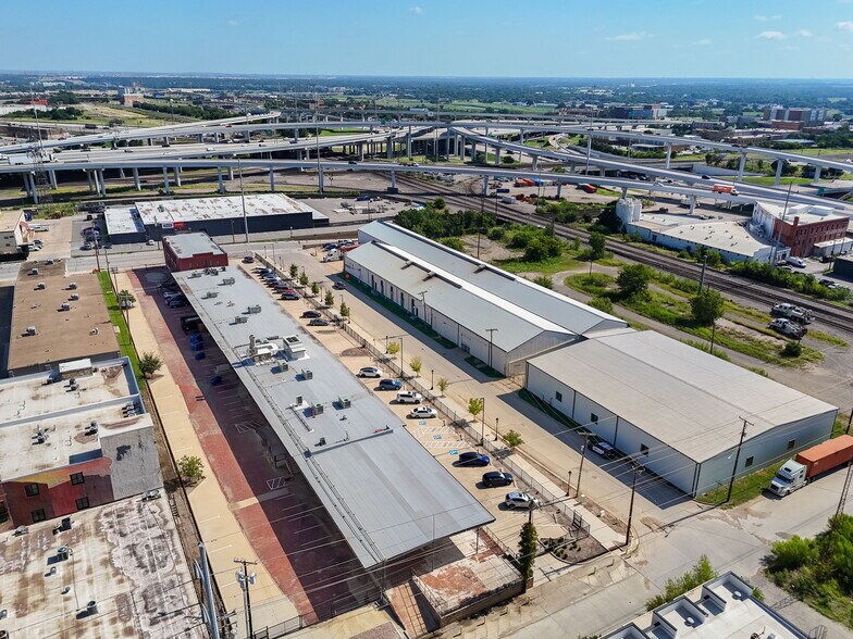 More Photos Of 304 E Vickery Blvd, Fort Worth Warehouse For Lease