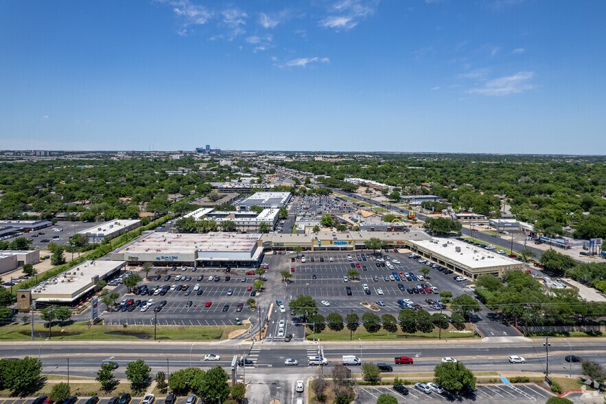 More Photos Of 2438 W Anderson Ln, Austin General Retail For Lease