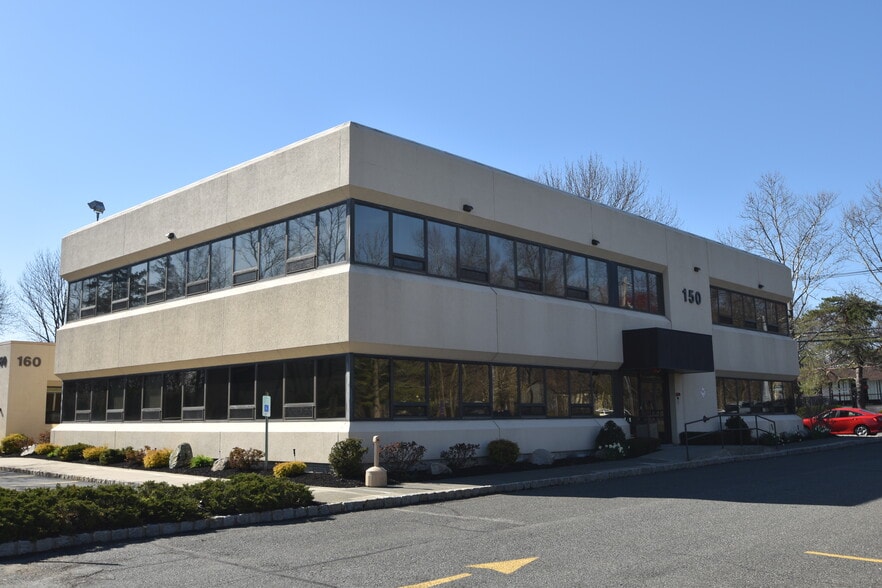 More Photos Of 150 Airport Executive Park, Nanuet Office For Lease