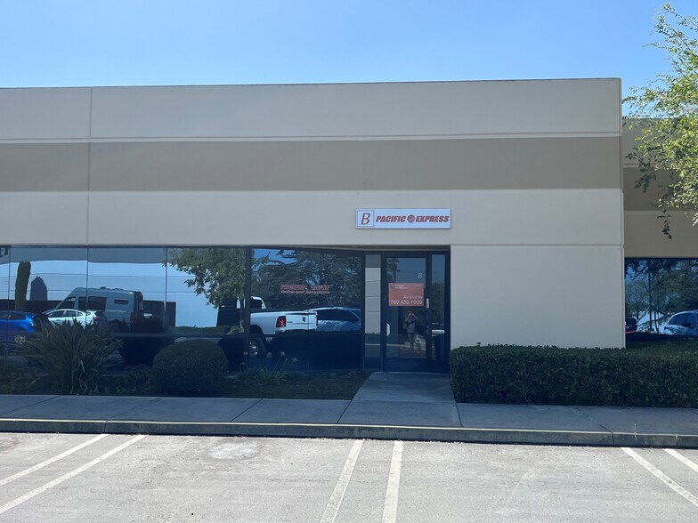 More Photos Of 1392 Poinsettia Ave, Vista Manufacturing For Lease