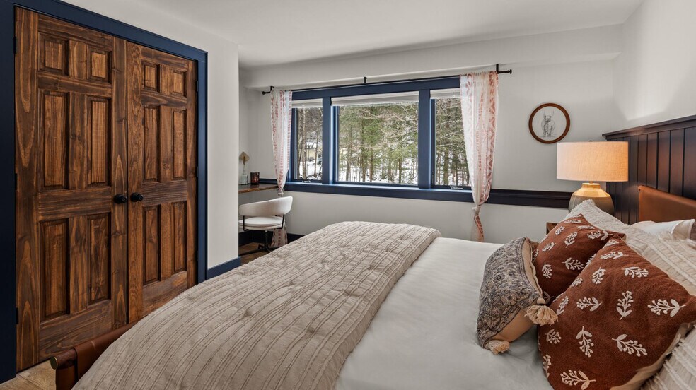 More Photos Of 56 Turner Mill Ln, Stowe Specialty For Sale