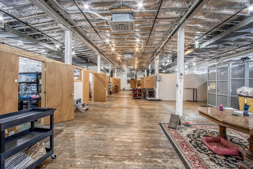 More Photos Of 24 Johnes St, Newburgh Light Manufacturing For Lease