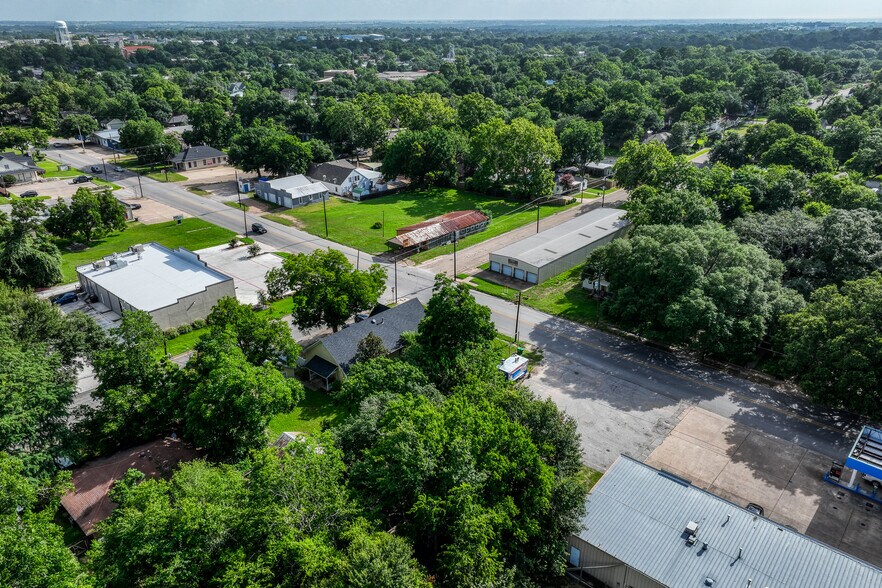 More Photos Of 1600 S Day St, Brenham Medical For Sale