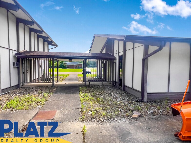 More Photos Of 1372 Youngstown Kingsville Rd SE, Vienna Office For Lease