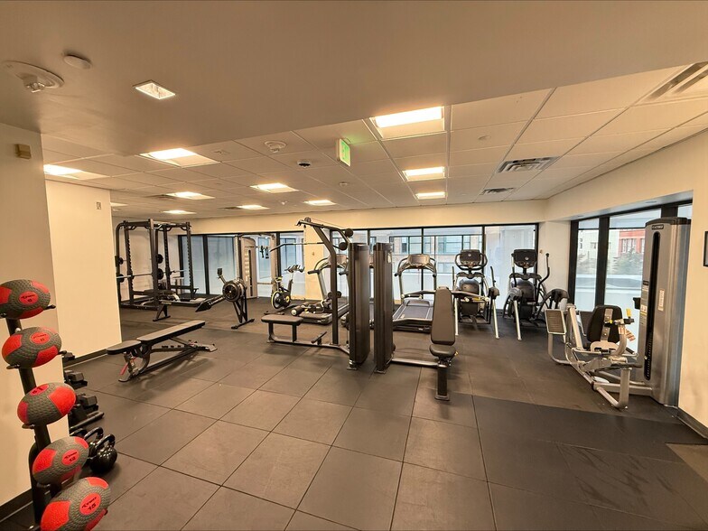 More Photos Of 1600 Stout St, Denver Medical For Lease