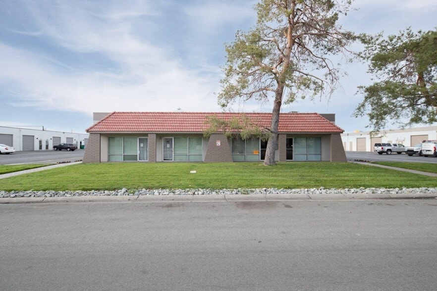 More Photos Of 340 Freeport Blvd, Sparks Flex For Lease