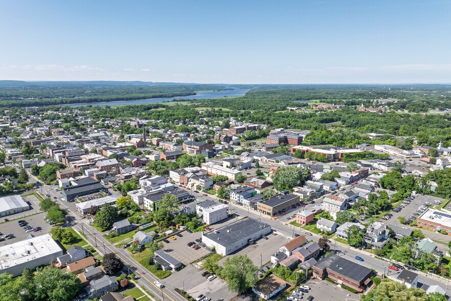 More Photos Of 749 Warren St, Hudson Flex For Sale