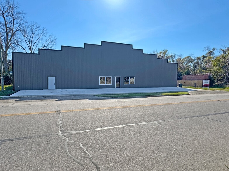 Primary Photo Of 103 Railroad Avenue SW, Brunson Industrial For Sale