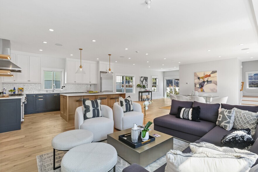 More Photos Of 25 Henry St, Greenwich Apartments For Sale